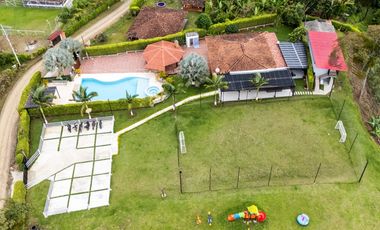 🌄 FINCA EN ALTAGRACIA – CAPACIDAD 30 PERSONAS Y ZONAS PARA EVENTOS