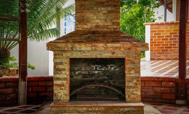 🌄 FINCA EN ALTAGRACIA – CAPACIDAD 30 PERSONAS Y ZONAS PARA EVENTOS