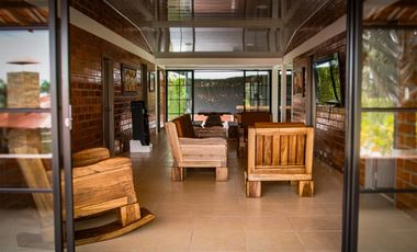 🌄 FINCA EN ALTAGRACIA – CAPACIDAD 30 PERSONAS Y ZONAS PARA EVENTOS
