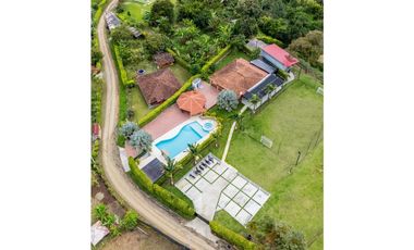 🌄 FINCA EN ALTAGRACIA – CAPACIDAD 30 PERSONAS Y ZONAS PARA EVENTOS