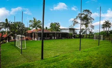 🌄 FINCA EN ALTAGRACIA – CAPACIDAD 30 PERSONAS Y ZONAS PARA EVENTOS