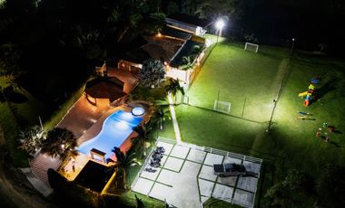 🌄 FINCA EN ALTAGRACIA – CAPACIDAD 30 PERSONAS Y ZONAS PARA EVENTOS