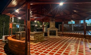 🌄 FINCA EN ALTAGRACIA – CAPACIDAD 30 PERSONAS Y ZONAS PARA EVENTOS