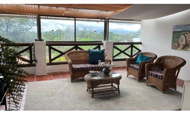 FINCA EN EL CARMEN DE VIBORAL USO MIXTO