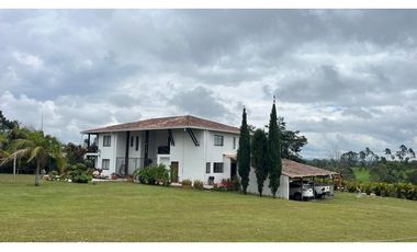 FINCA EN EL CARMEN DE VIBORAL USO MIXTO
