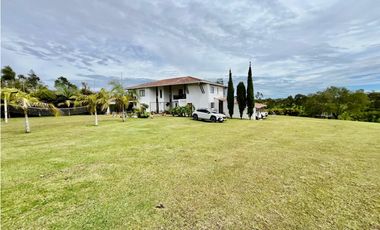 FINCA EN EL CARMEN DE VIBORAL USO MIXTO