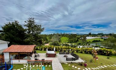 FINCA EN EL CARMEN DE VIBORAL USO MIXTO