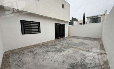 CASA EN RENTA EN PRIVANZAS DEL CAMPESTRE EN ESQUINA