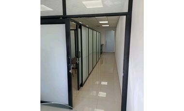 Oficina en arriendo centro empresarial las américas 3 Barranquilla