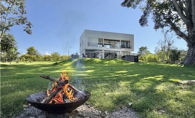 VENTA DE CASA CAMPESTRE EN LA TEBAIDA QUINDIO VIA AL VALLE