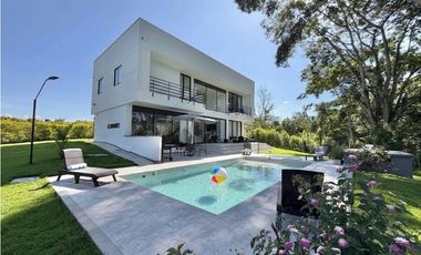 VENTA DE CASA CAMPESTRE EN LA TEBAIDA QUINDIO VIA AL VALLE