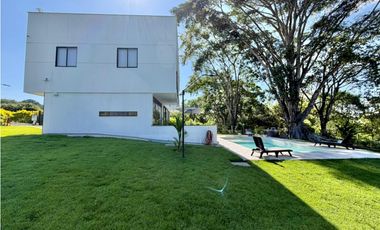 VENTA DE CASA CAMPESTRE EN LA TEBAIDA QUINDIO VIA AL VALLE
