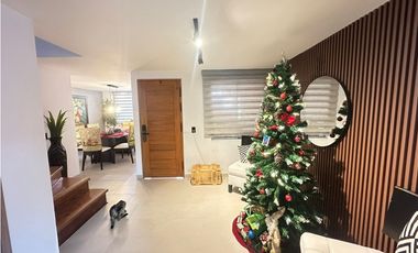 Casa en venta remodelada en Itagüí Suramérica