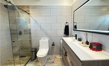 Casa en venta remodelada en Itagüí Suramérica