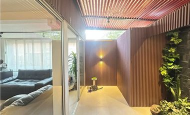 Casa en venta remodelada en Itagüí Suramérica