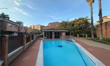 Casa en venta remodelada en Itagüí Suramérica