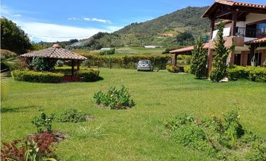Venta de finca en El Carmen de Viboral - la joya natural del Oriente