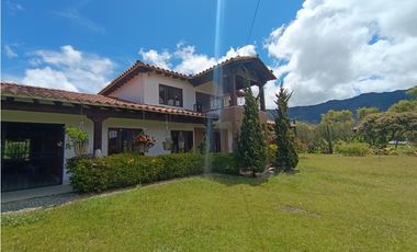 Venta de finca en El Carmen de Viboral - la joya natural del Oriente