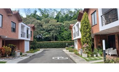 Se arrienda casa ubicada en el municipio de La Ceja Antioquia.