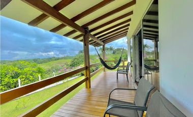 Se vende finca en Via Cerritos-La Virginia