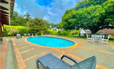 Se vende finca en Via Cerritos-La Virginia