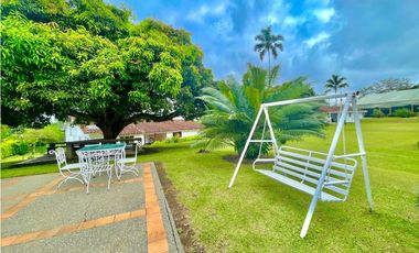 Se vende finca en Via Cerritos-La Virginia
