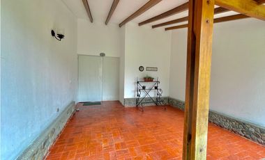 Se vende finca en Via Cerritos-La Virginia