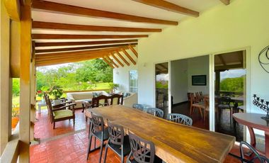 Se vende finca en Via Cerritos-La Virginia