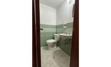 Se renta casa comercial en Los Alpes