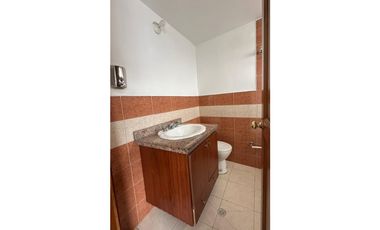 Se renta casa comercial en Los Alpes