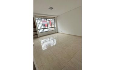 Se renta casa comercial en Los Alpes