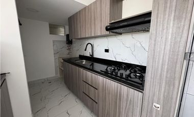 SE ARRIENDA APARTAMENTO EN AVENIDA CENTENARIO