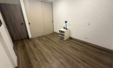 Lujosa Casa de 630m² en Los Colores - 3 Niveles, Jacuzzi y Cine.