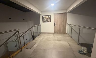 Lujosa Casa de 630m² en Los Colores - 3 Niveles, Jacuzzi y Cine.