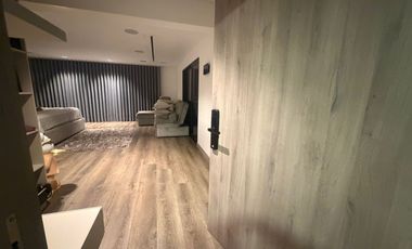 Lujosa Casa de 630m² en Los Colores - 3 Niveles, Jacuzzi y Cine.