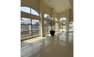 EN VENTA AMPLIO APARTAMENTO DUPLEX EN VILLA SANTOS