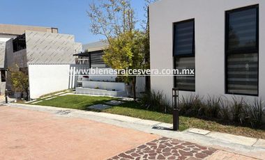 CASA EN RENTA EN TEQUISQUAPAN EN LA MEDIA LUNA. Yoos