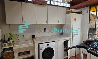 Casa mas departamento independiente en Monte Grande sobre lote de 10 x 37 metros