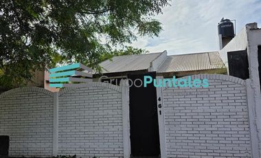 Casa mas departamento independiente en Monte Grande sobre lote de 10 x 37 metros