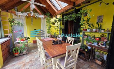 Casa mas departamento independiente en Monte Grande sobre lote de 10 x 37 metros