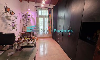 Casa mas departamento independiente en Monte Grande sobre lote de 10 x 37 metros