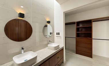 CASA EN VENTA EN BLVD PRINCIPAL EN LOMAS DEL DORADO