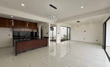 CASA EN VENTA EN BLVD PRINCIPAL EN LOMAS DEL DORADO