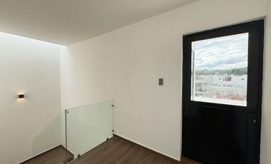 CASA EN VENTA EN BLVD PRINCIPAL EN LOMAS DEL DORADO