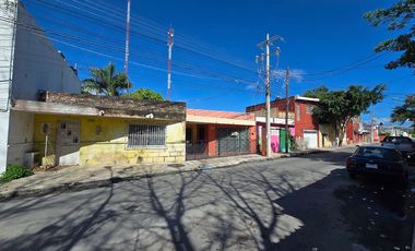 Propiedad cercano a Paseo de Montejo para remodelar