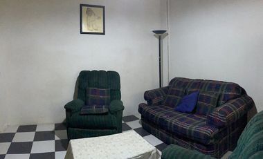 Casa en venta con dos departamentos y local
