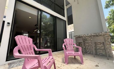VILLA AMUEBLADA CON PANELES SOLARES  EN VENTA EN TELCHAC PUERTO, YUCATÁN.