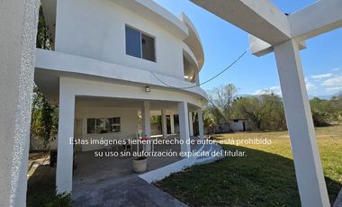 Quinta en Venta en Los Amates, Santiago, Nuevo León