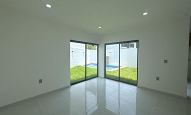 CASA CON ALBERCA EN PLAYAS DEL CONCHAL