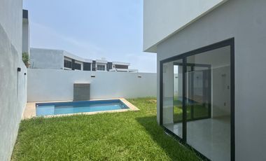 CASA CON ALBERCA EN PLAYAS DEL CONCHAL